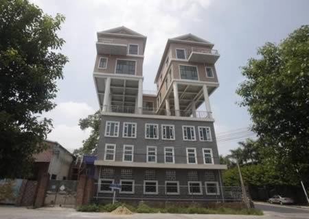 Amazing Constructions Built On Rooftops