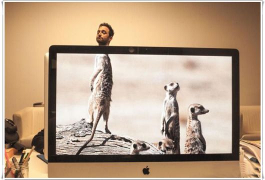 Funny Office Foto Bombing