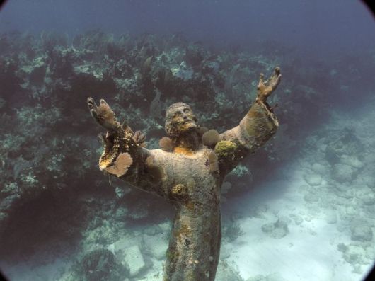 The Christ Of The Abyss | Funzug.com