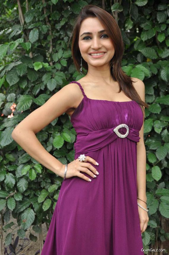 Tollywood Beauty Drithi Photo Gallery