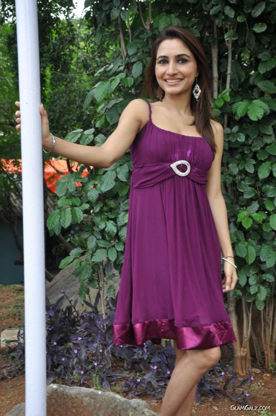 Tollywood Beauty Drithi Photo Gallery