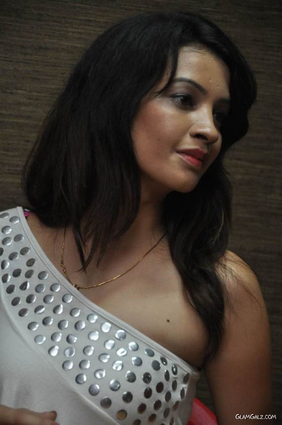 Diksha Panth Spicy Photoshoot