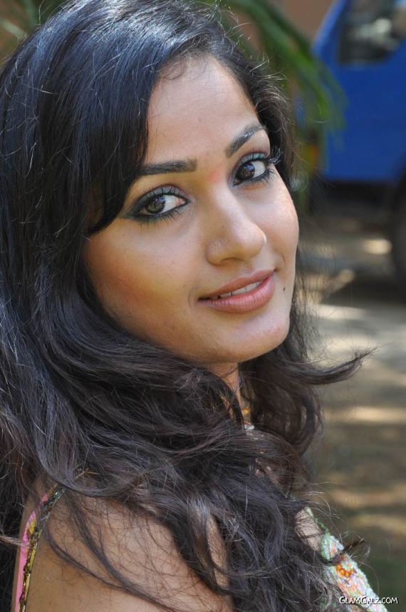 Beautiful Tolly Actress Madhavi Latha