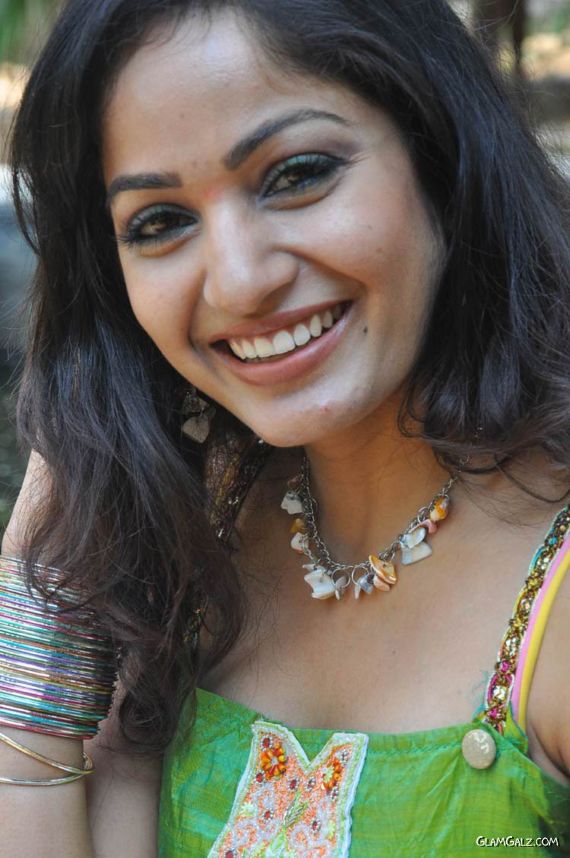 Beautiful Tolly Actress Madhavi Latha
