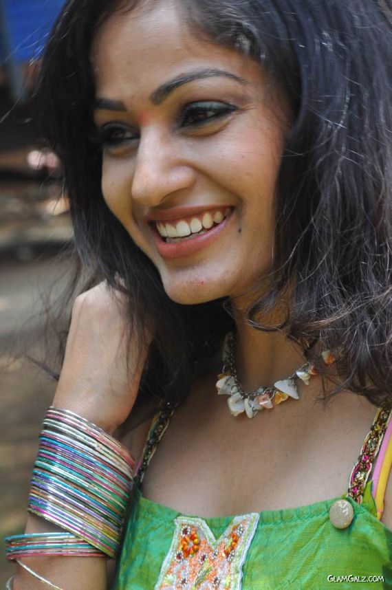 Beautiful Tolly Actress Madhavi Latha