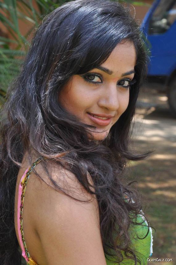 Beautiful Tolly Actress Madhavi Latha