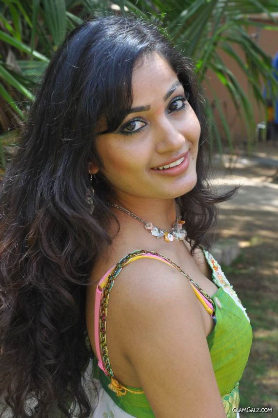 Beautiful Tolly Actress Madhavi Latha