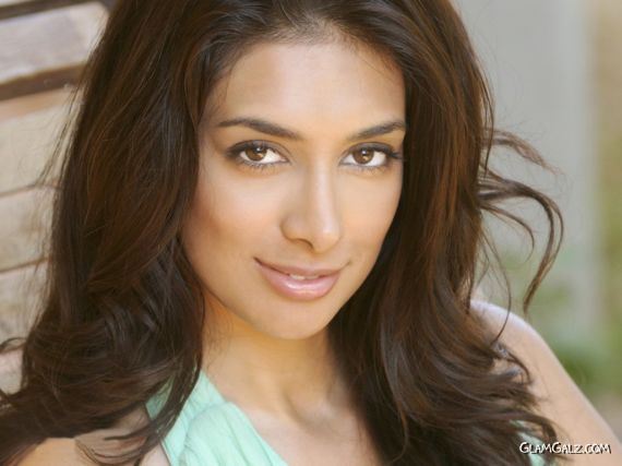 Click to Enlarge - Preeti Desai Wallpapers Gallery