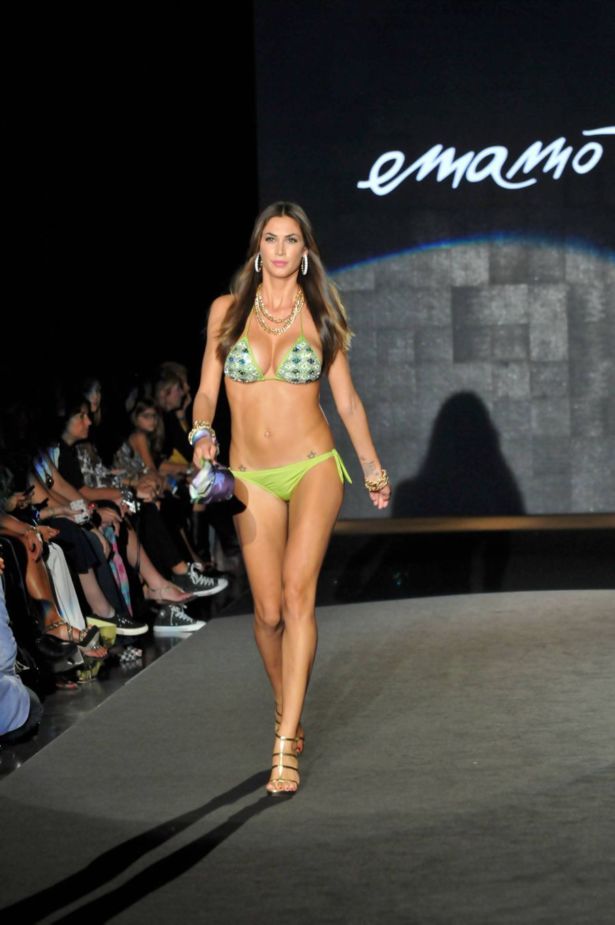 Melissa Satta Walks At Emamo Fashion Show In Milan