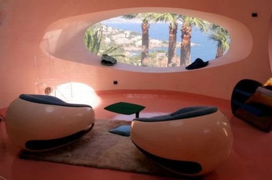 The Amazing Pierre Cardin's Palace